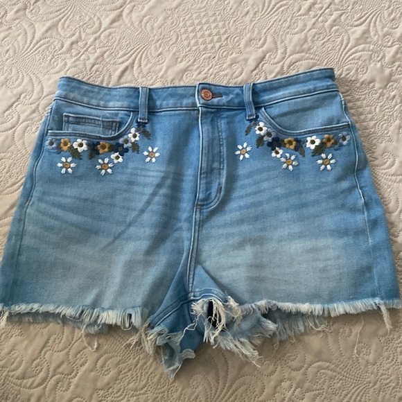 LC Lauren Conrad Pants - Lauren Conrad High Waist  Embroidered Cut off Shorts